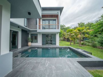 Modern 2-Storey Single House, 3 Bedrooms, With Swimming Pool