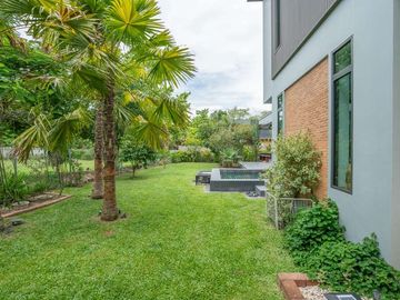 Modern 2-Storey Single House, 3 Bedrooms, With Swimming Pool