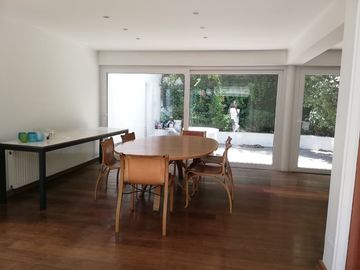 Cuando La Arquitectura Es Un Lujo, En Pasaje Privado