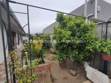 Encanto Residencial en La Calera: Hermosa Casa de 4 Dormitorios con Piscina y 3 estacionamientos