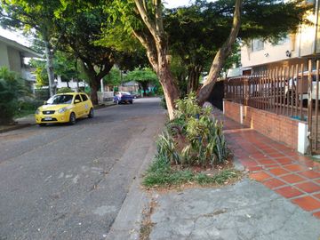 venta casa esquinera para remodelar barrio el Limonar