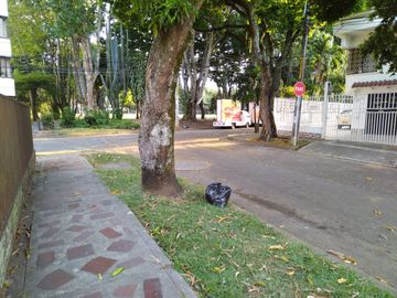 venta casa esquinera para remodelar barrio el Limonar
