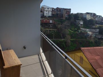 Moderno Estudio 2 ambientes en zona patrimonial Cerro Alegre
