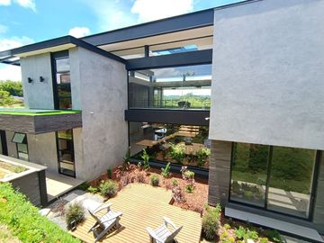 New, Modern 5 Bedroom Home in Residential Community, Heart of Llanogrande, Rionegro