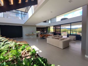 New, Modern 5 Bedroom Home in Residential Community, Heart of Llanogrande, Rionegro