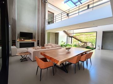 New, Modern 5 Bedroom Home in Residential Community, Heart of Llanogrande, Rionegro