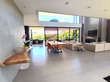 New, Modern 5 Bedroom Home in Residential Community, Heart of Llanogrande, Rionegro