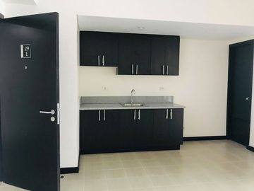 2BR San Lorenzo Place