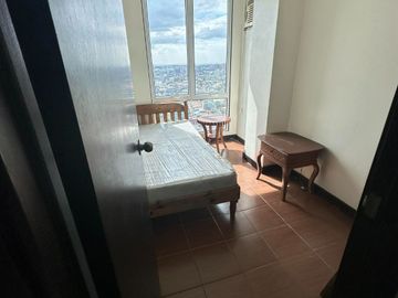 2BR San Lorenzo Place