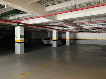 Departamento de venta con patio / jardin en Cumbaya