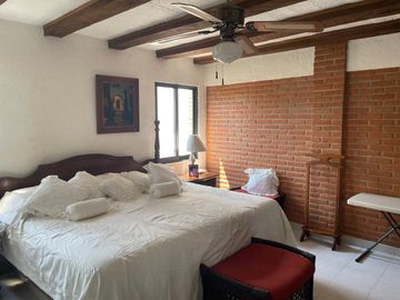 Casa en Venta en Col. Rancho Tetela, Cuernavaca, Morelos con 2 Habitaciones