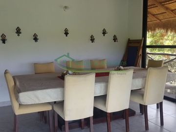 VENDEMOS HERMOSA FINCA CON ARBOLES FRUTALES Y LAGO.