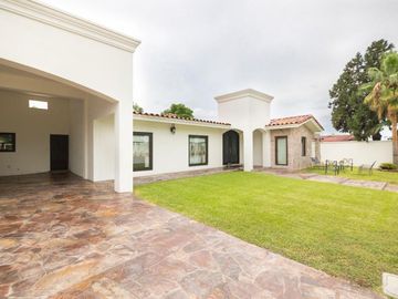 SE VENDE CASA DE UNA PLANTA EN COL. PITIC