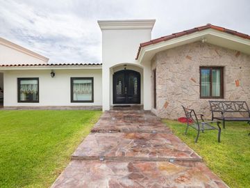 SE VENDE CASA DE UNA PLANTA EN COL. PITIC