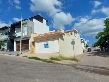 CASA EN VENTA FRACCIONAMIENTO MONTEBELLO CULIACAN SINALOA