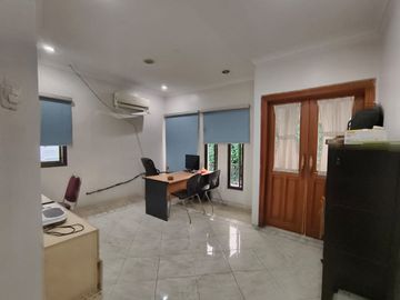 Rumah Cocok Untuk Usaha di Sektor 9 Bintaro 11710-AM 0811111----