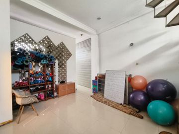 Rumah Cocok Untuk Usaha di Sektor 9 Bintaro 11710-AM 0811111----