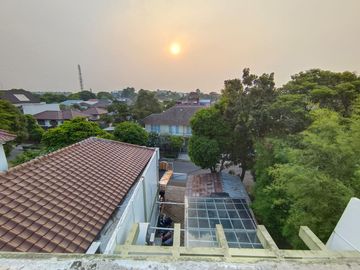 Rumah Cocok Untuk Usaha di Sektor 9 Bintaro 11710-AM 0811111----