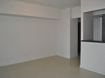 For Sale: 2BR Unit The Red Oak - Two Serendra, BGC