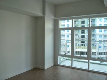 For Sale: 2BR Unit The Red Oak - Two Serendra, BGC