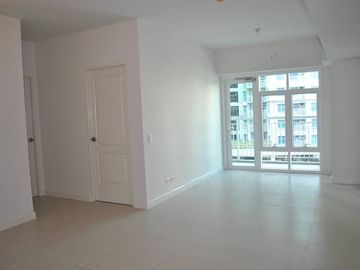 For Sale: 2BR Unit The Red Oak - Two Serendra, BGC