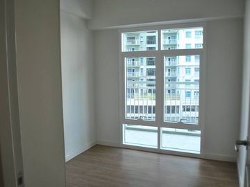 For Sale: 2BR Unit The Red Oak - Two Serendra, BGC