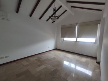 VENTA DE CASA EN URB. PUERTO AZUL - VÍA A LA COSTA