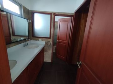 VENTA DE CASA EN URB. PUERTO AZUL - VÍA A LA COSTA