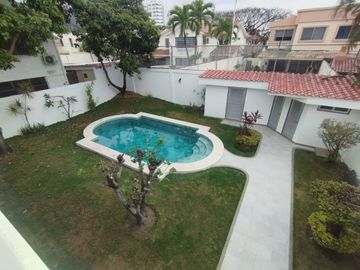 VENTA DE CASA EN URB. PUERTO AZUL - VÍA A LA COSTA