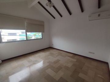 VENTA DE CASA EN URB. PUERTO AZUL - VÍA A LA COSTA