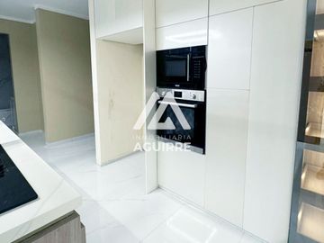 EN VENTA: lujoso departamento por estrenar en Urbanizacion La Riviera, Machala