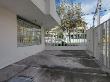 OFICINAS EN LA AV. VÍCTOR HUGO