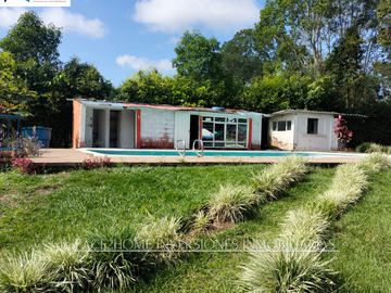 EN VENTA CASA CAMPESTRE CALARCÁ. 7.952 m²