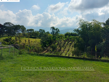 EN VENTA CASA CAMPESTRE CALARCÁ. 7.952 m²