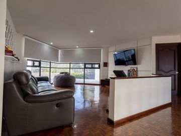 Casa en Venta en esquina en Residencial El Campanario