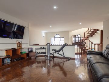 Casa en Venta en esquina en Residencial El Campanario