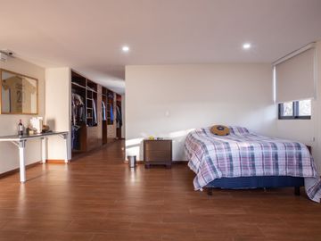 Casa en Venta en esquina en Residencial El Campanario