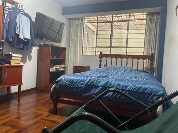 Venta de casa en URB INgeniería ,SMP de 2 pisos en excelente estado