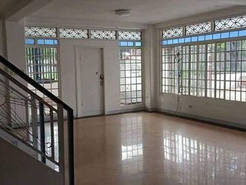 House/ Office /Warehouse for Sale in  Bagumbong Caloocan City