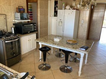 SE VENDE GRAN DEPARTAMENTO FRENTE A CASINO UF 17.500