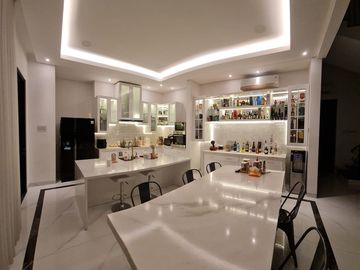 Rumah Mewah Furnish 4+1 KT, International Village, Citraland, Surabaya
