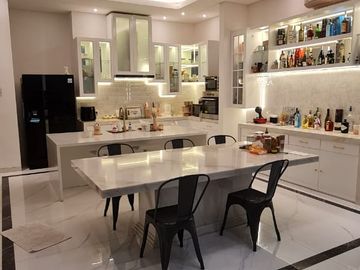 Rumah Mewah Furnish 4+1 KT, International Village, Citraland, Surabaya