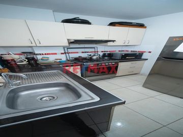 Venta De Departamento En 2° Piso Urb. Las Quintanas De 78M2 A $ 70,000.