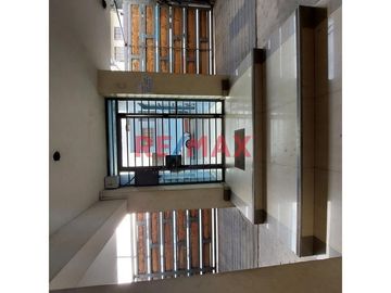 Venta De Departamento En 2° Piso Urb. Las Quintanas De 78M2 A $ 70,000.