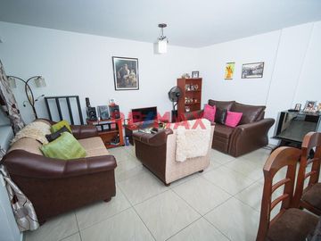 Venta De Departamento En 2° Piso Urb. Las Quintanas De 78M2 A $ 70,000.