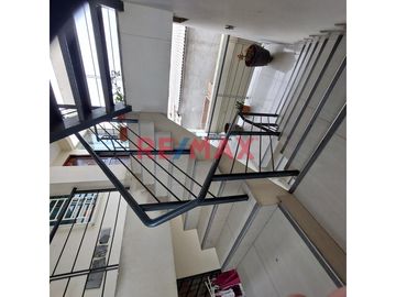 Venta De Departamento En 2° Piso Urb. Las Quintanas De 78M2 A $ 70,000.