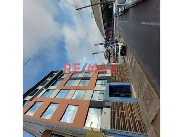 Venta De Departamento En 2° Piso Urb. Las Quintanas De 78M2 A $ 70,000.