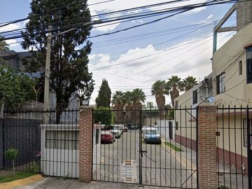 Oportunidad de Remate Bancario en Retorno Bosques de Irak, Col. Bosques de Aragon; Municipio Nezahualcóyotl, Estado de México-Casa con