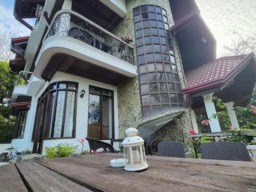 GOOD FOR COMMERCIAL HOUSE & LOT NEWLY RENOVATED WITH SPECTACULAR VIEWS FOR SALE