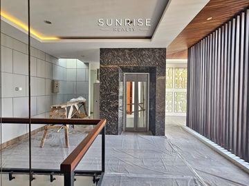 Rumah MEWAH Baru Dijual Di Lokasi Primer Pondok Indah Jakarta Selatan